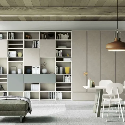 Libreria a muro Living 858 in materico Touch Sabbia, melaminico Noce Sider e laccato opaco Giada di Spagnol Mobili