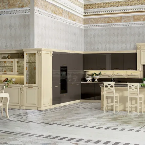 Cucina Classica angolare con isola Mirabeau 02 in laccato Chantilly e Marrone di Veneta Cucine